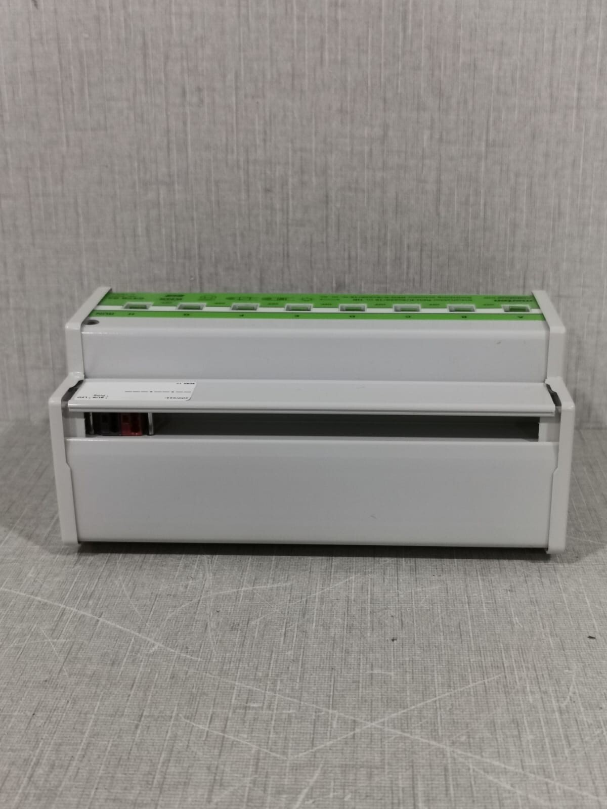 Merten KNX-647893 MERTEN INSTABUS EIB KNX 647893 SCHALTAKTOR REG K/ 8X230/16M SWITCHING ACTUATOR 5