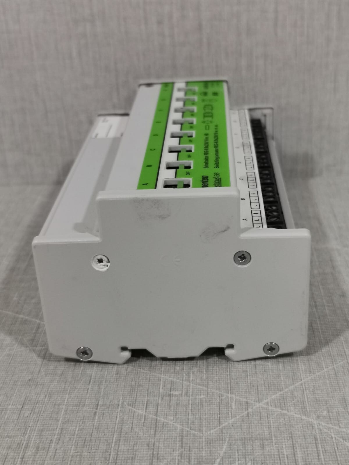 Merten KNX-647893 MERTEN INSTABUS EIB KNX 647893 SCHALTAKTOR REG K/ 8X230/16M SWITCHING ACTUATOR 6