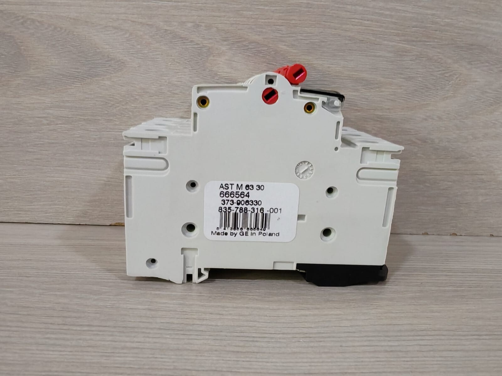 GE 666564 GE AST M 63 30 Main Switch 666564 | 63A | 415V 5