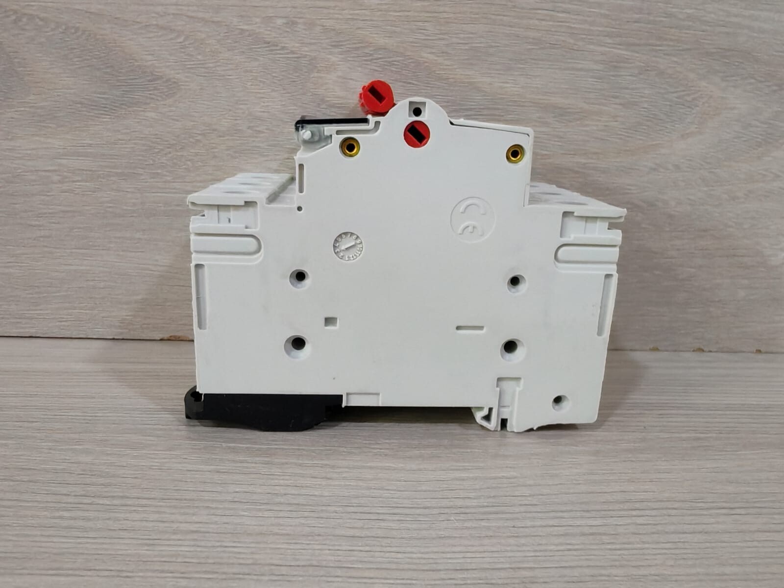 GE 666564 GE AST M 63 30 Main Switch 666564 | 63A | 415V 7