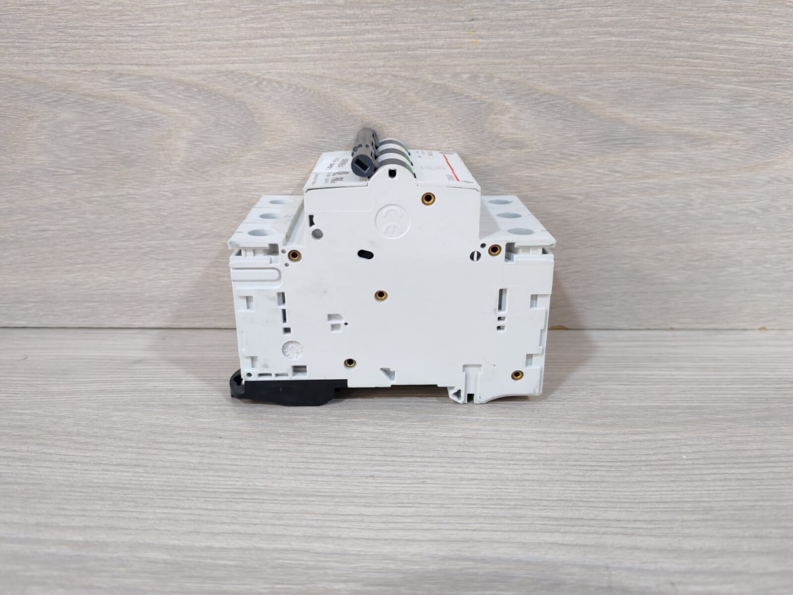 GE EP103ULC10 GE EP103ULC10 | EP100UL Circuit Breaker 686909 6