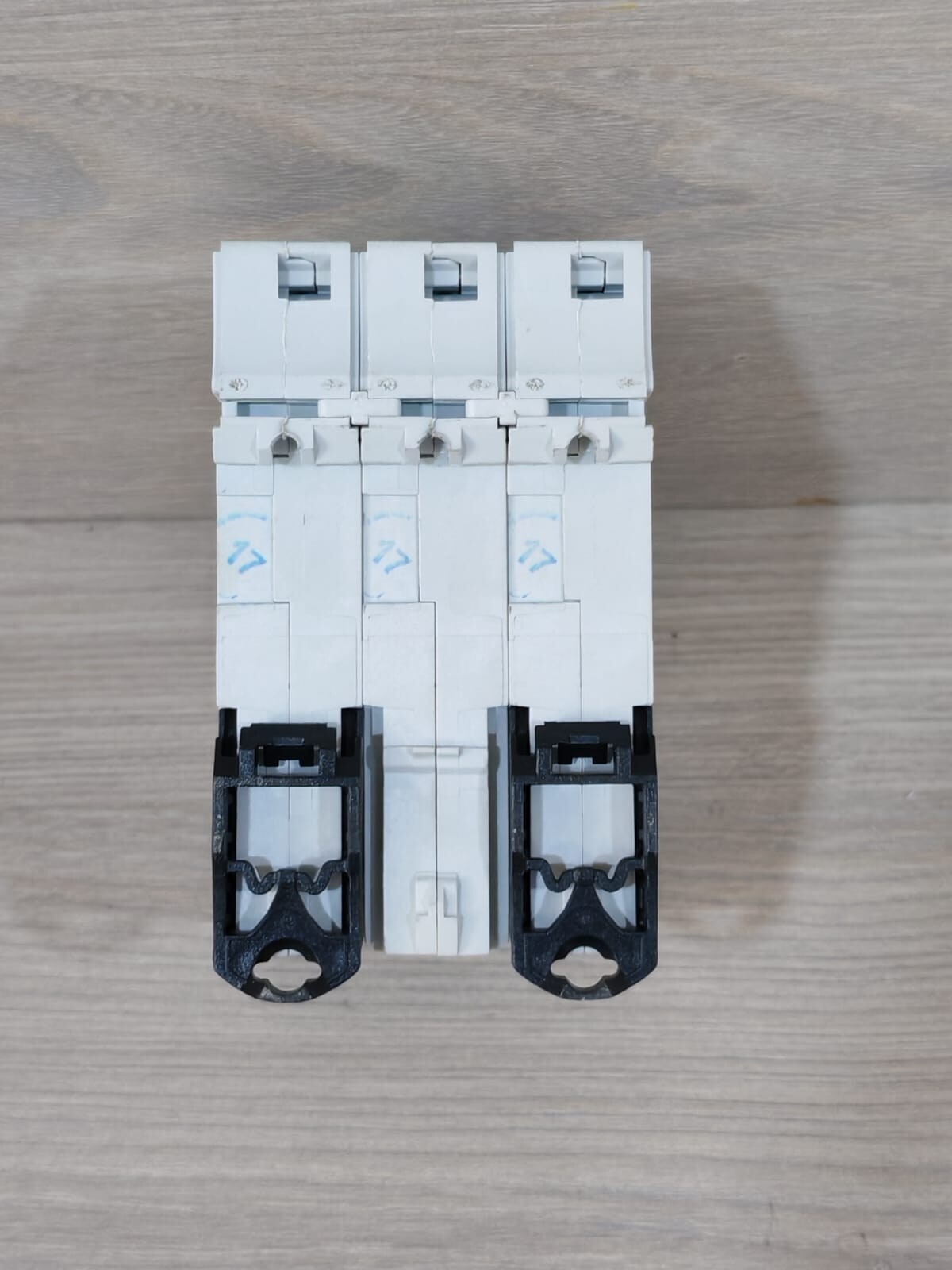 GE EP103ULC10 GE EP103ULC10 | EP100UL Circuit Breaker 686909 8
