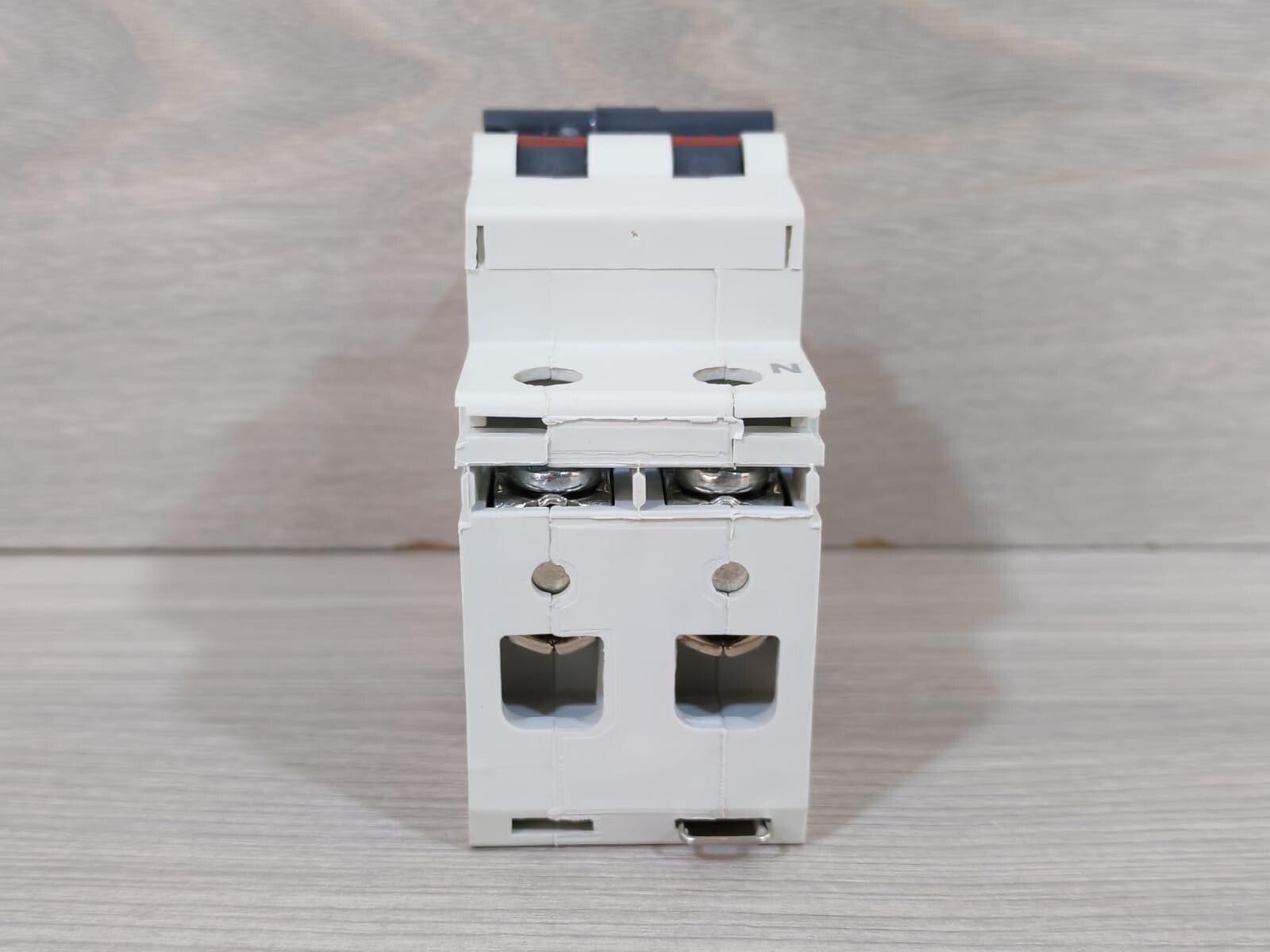 GE DM60 GE DM60 C16/300 Circuit Breaker 1P+N C16 300 mA | 609859 4