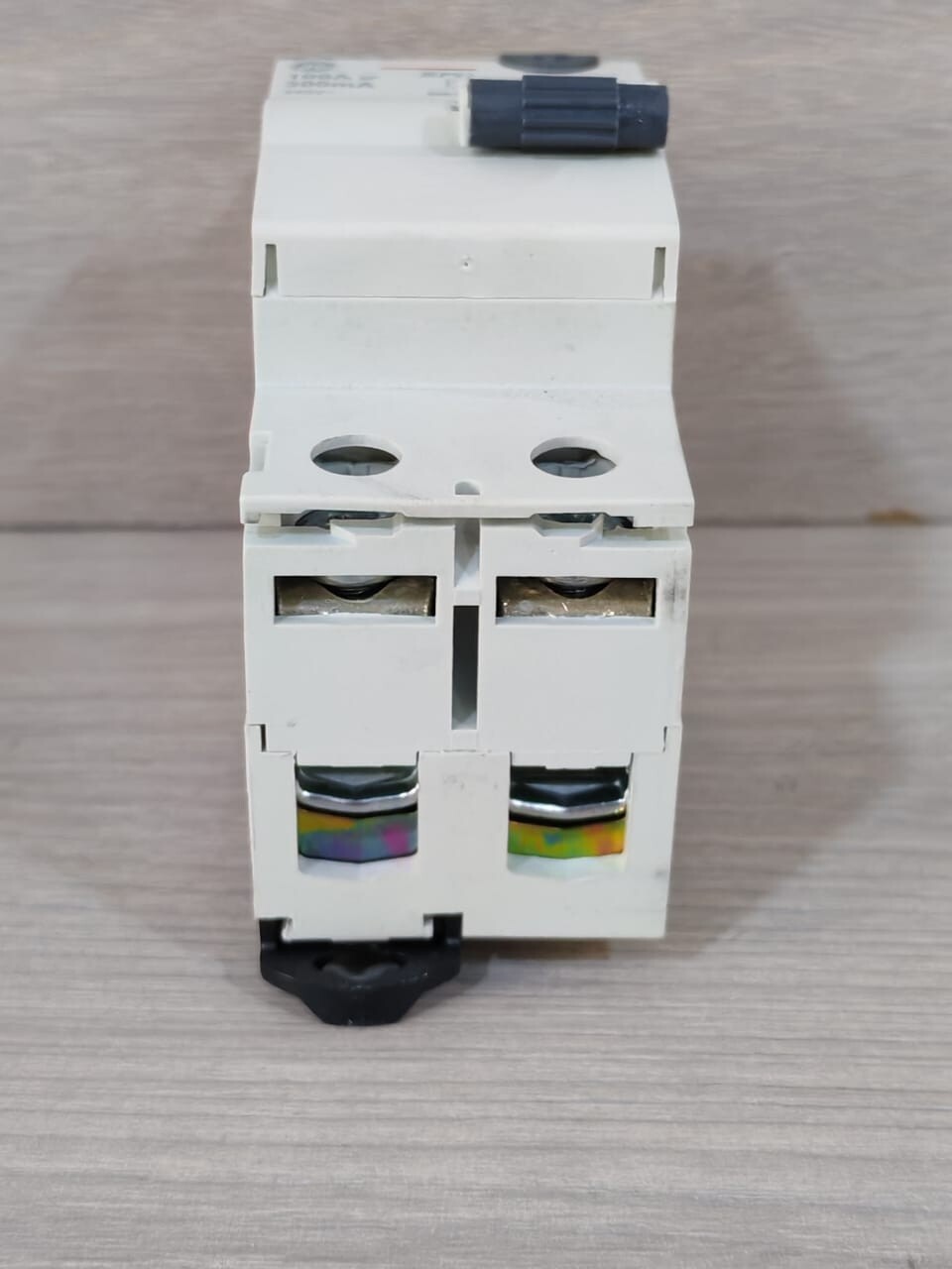 GE BPC-2100 GE BPC 2100/300 Circuit Breakers 2P 100A 300mA | 606152 4
