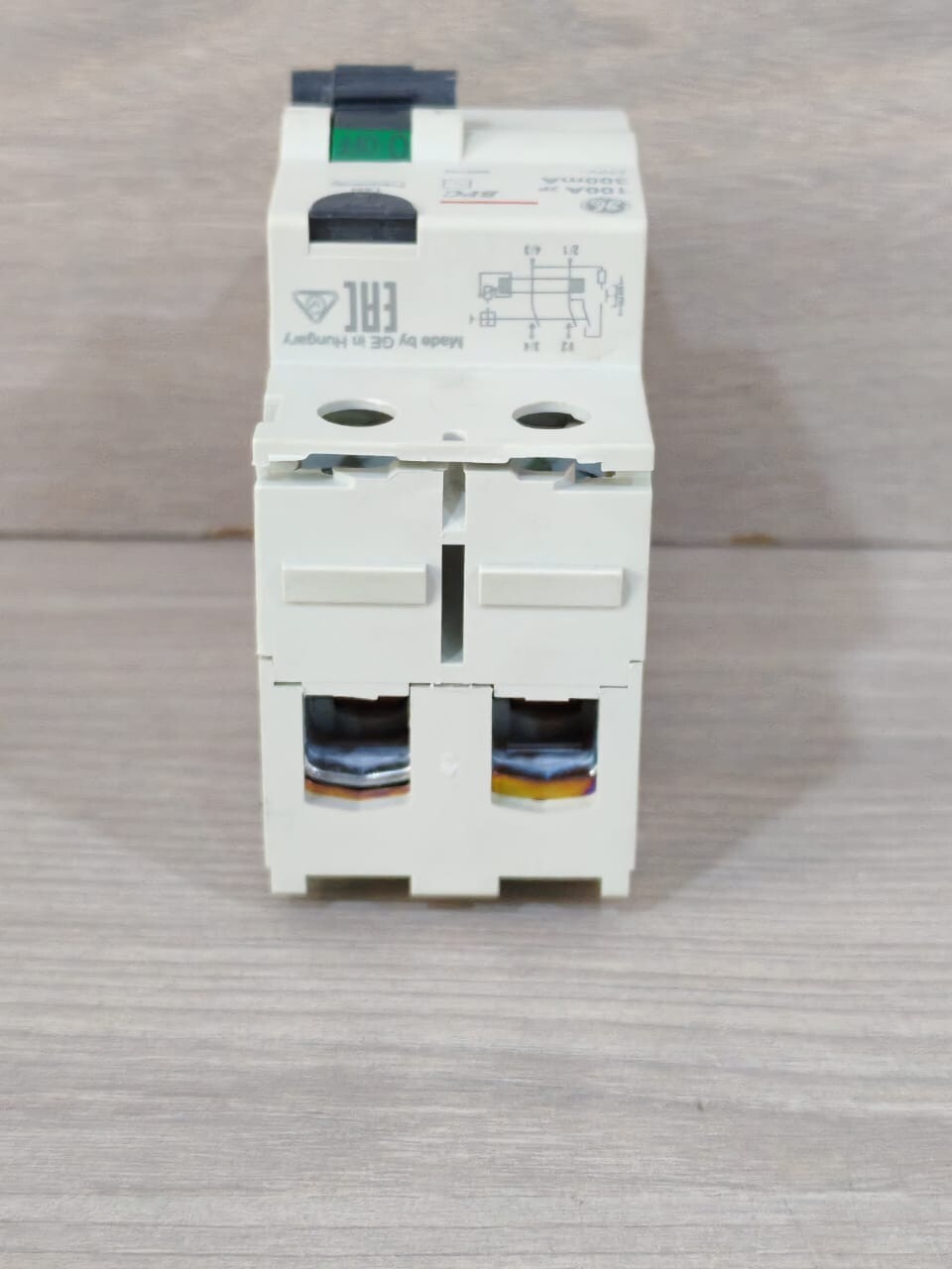 GE BPC-2100 GE BPC 2100/300 Circuit Breakers 2P 100A 300mA | 606152 5