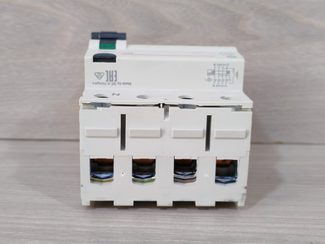 GE BPC-4100 GE BPC 4100/030 Circuit Breaker 4P 100A 30mA | 606212 4