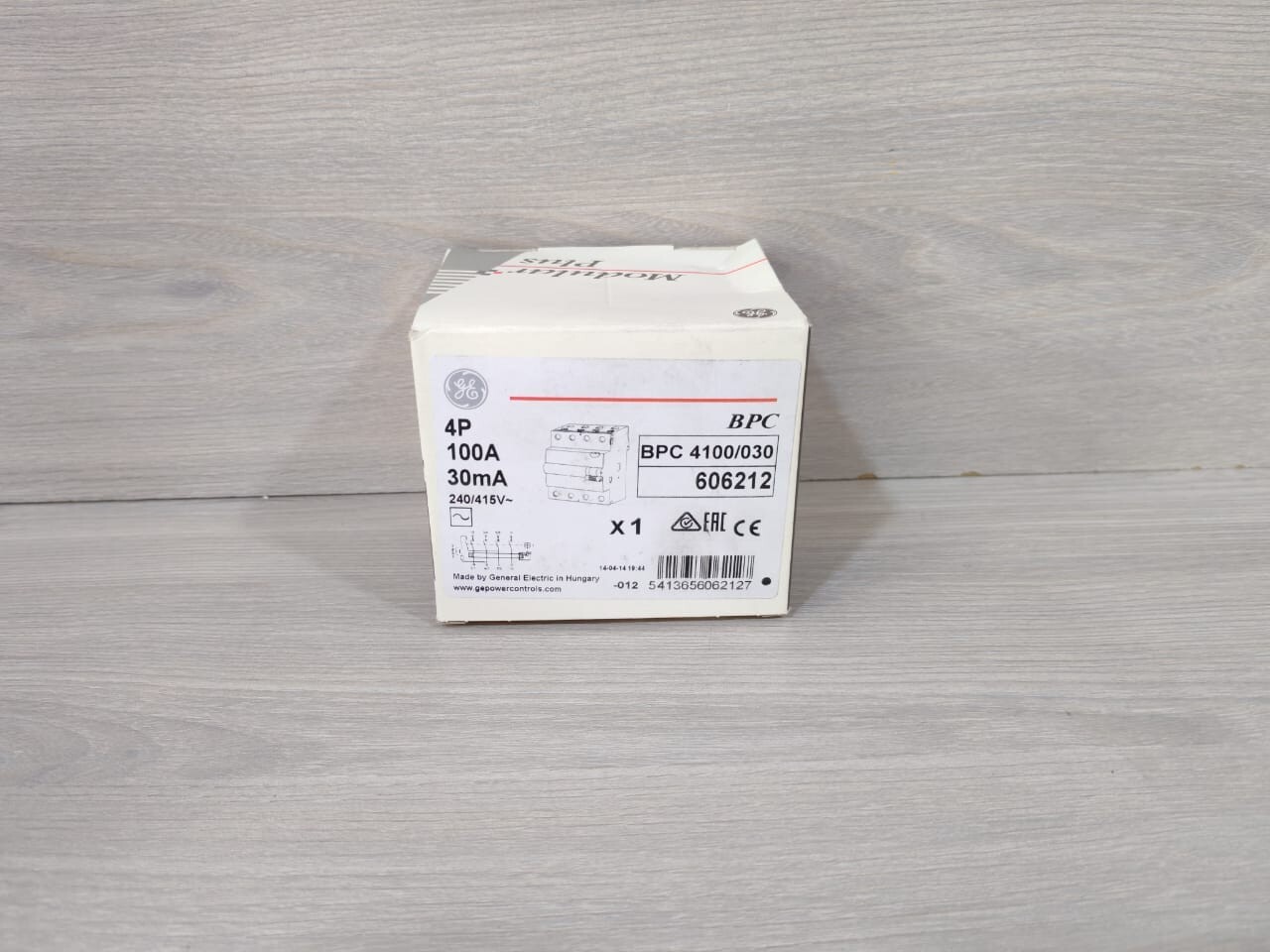 GE BPC-4100 GE BPC 4100/030 Circuit Breaker 4P 100A 30mA | 606212 10