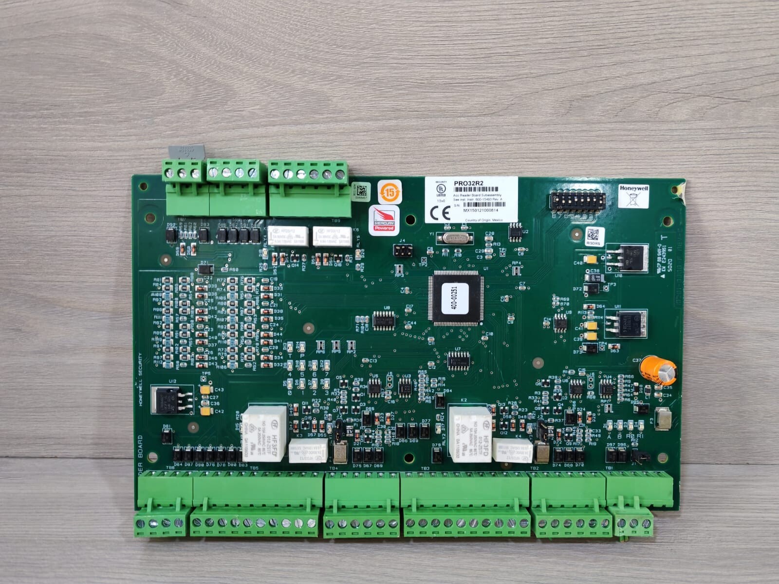 HONEYWELL PRO32R2 2-READER BOARD 10291-0000-F REV. C- WITH DAMAGED PART
