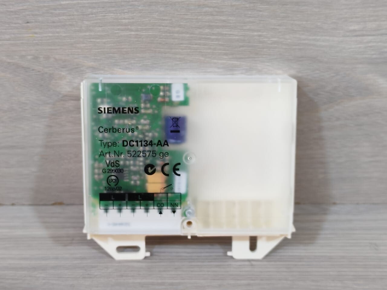 Siemens DC1134-AA SIEMENS DC1134-AA OUTPUT MODULE 4