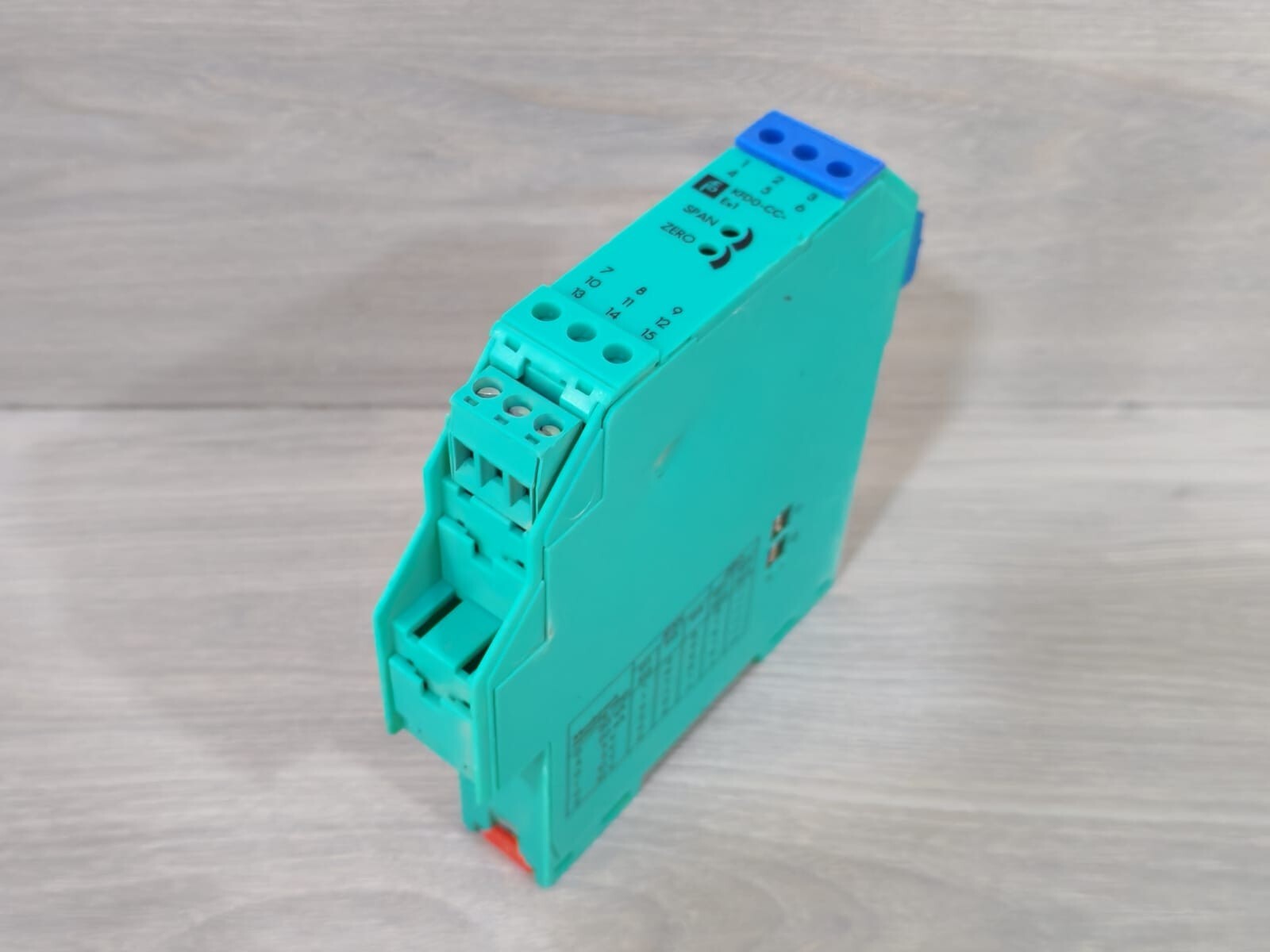 Pepperl 43690S PEPPERL+FUCHS KFD0-CC-EX1 CURRENT/VOLTAGE CONVERTER 43690S- WITH DENTS 9