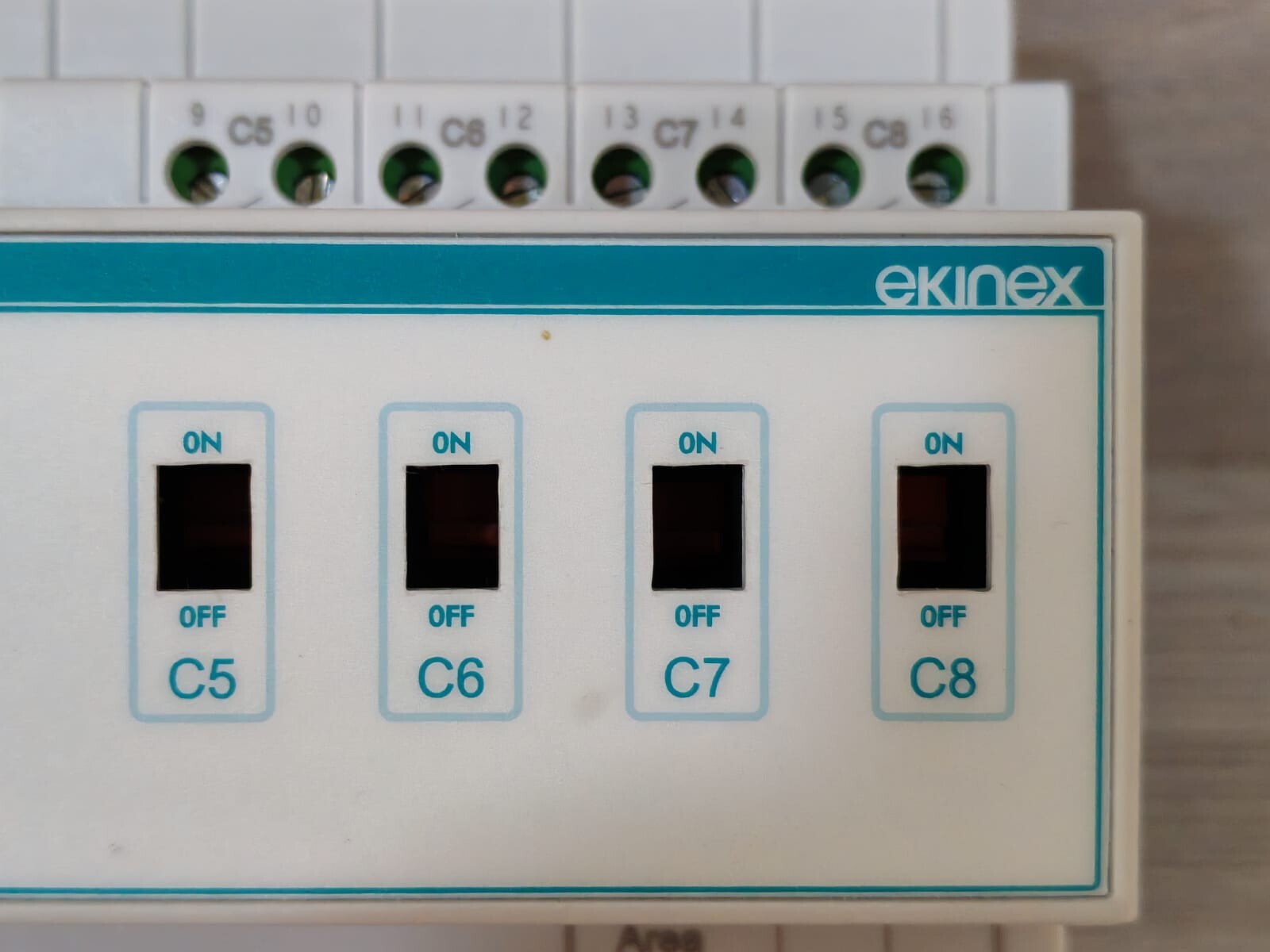 EKINEX EK-FB1-TP EKINEX EK-FB1-TP 8-FOLD KNX BINARY OUTPUT 8xD.O. 10A/230Vac 3