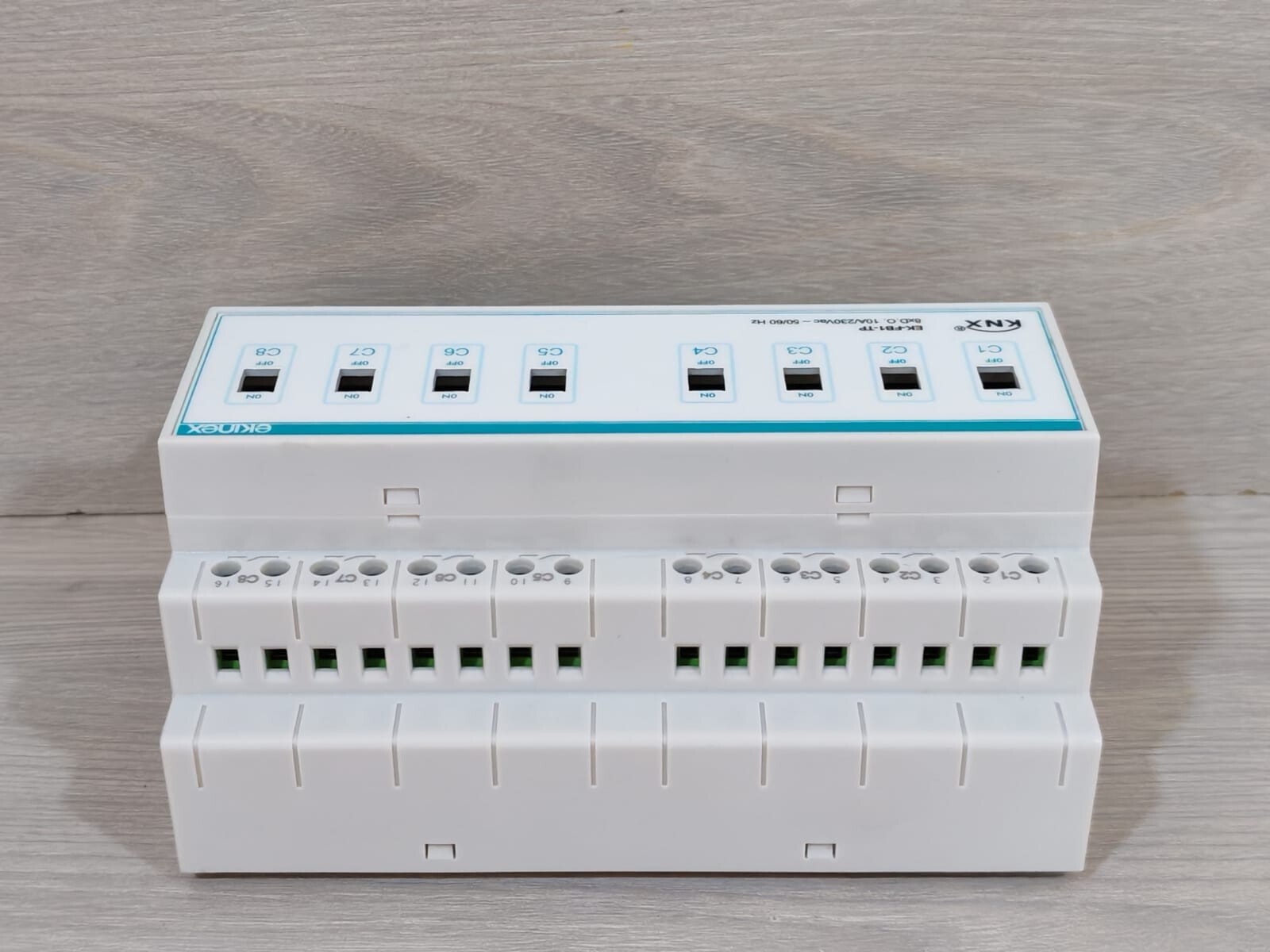 EKINEX EK-FB1-TP EKINEX EK-FB1-TP 8-FOLD KNX BINARY OUTPUT 8xD.O. 10A/230Vac 9