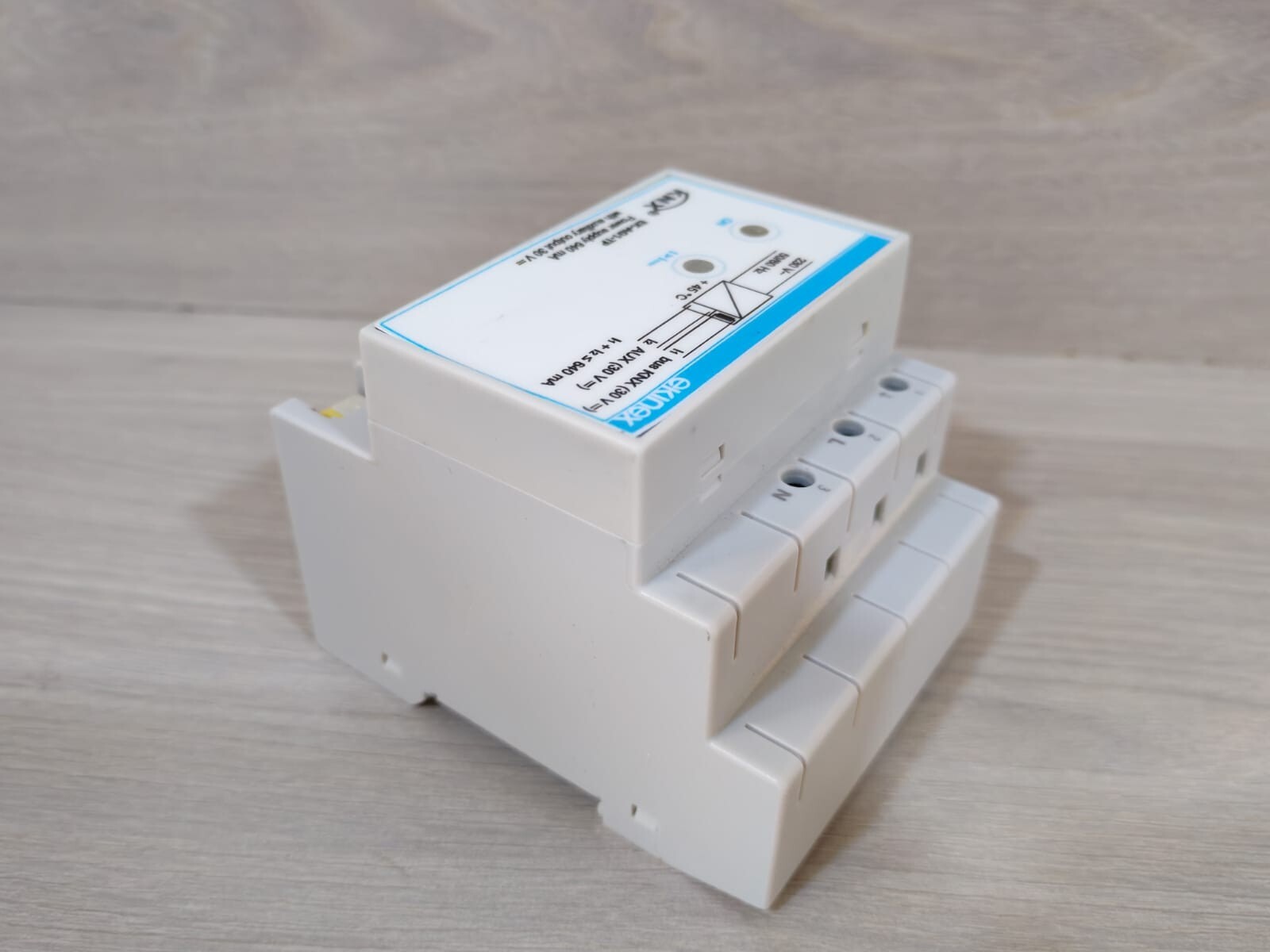 EKINEX EK-AG1-TP EKINEX EK-AG1-TP BUS POWER SUPPLY 640 mA WITH AUXILLARY OUTPUT 30 V 9