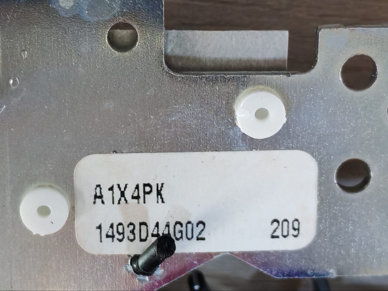 Eaton 1493D44G02 EATON CUTLER-HAMMER A1X4PK AUXILLARY SWITCH 1493D44G02 2