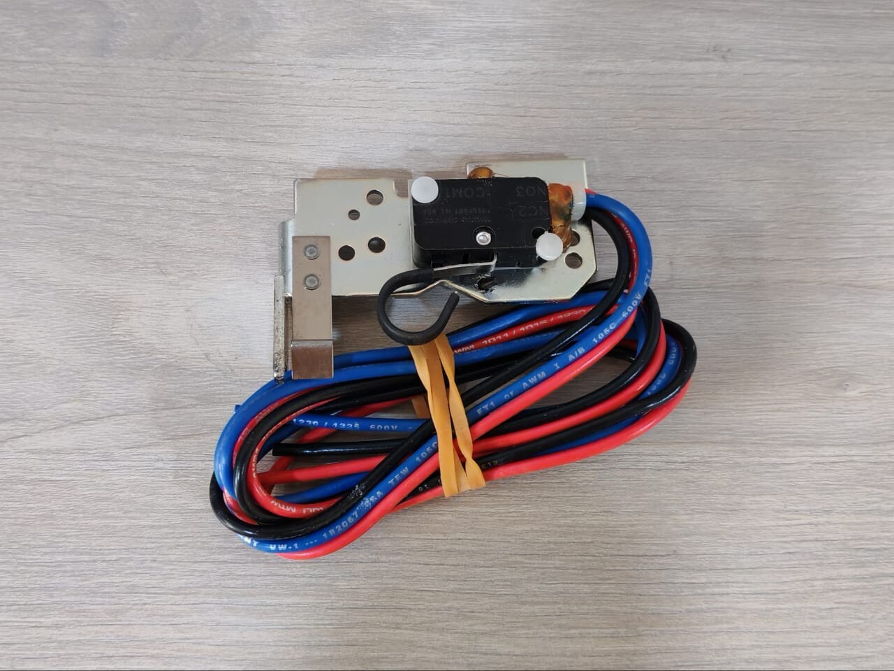Eaton 1493D44G02 EATON CUTLER-HAMMER A1X4PK AUXILLARY SWITCH 1493D44G02 4