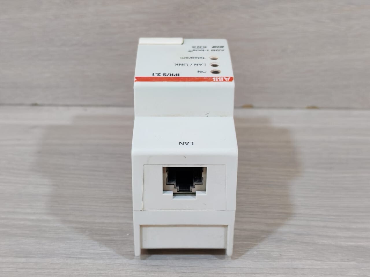 ABB 2CDG 110 061 R0011 ABB IPR/S 2.1 KNX IP ROUTER 2CDG 110 061 R0011 7
