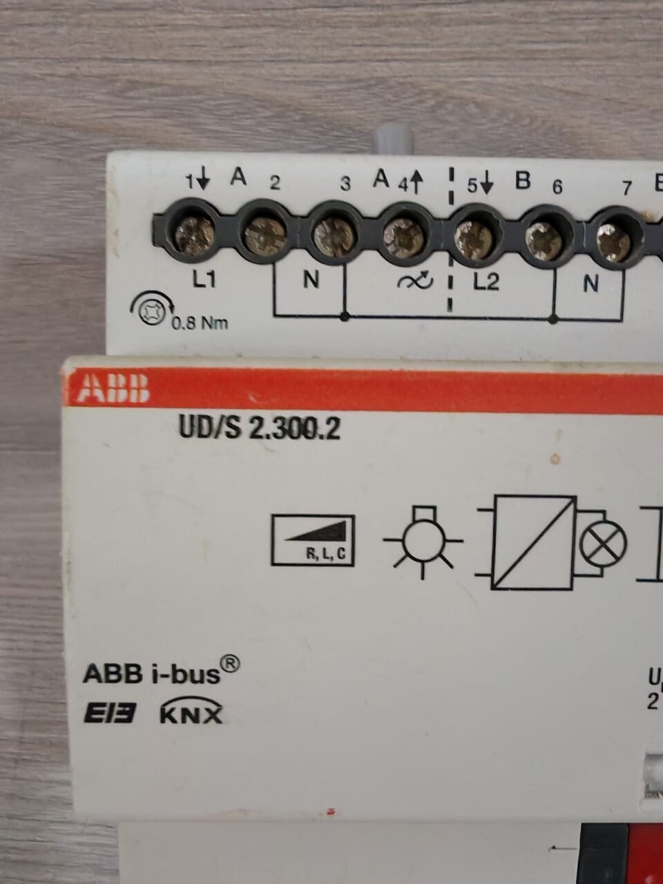 ABB 2CDG 110 074 R0011 ABB UD/S 2.300.2 KNX UNIVERSAL DIM ACTUATOR 2CDG 110 074 R0011 230V 2