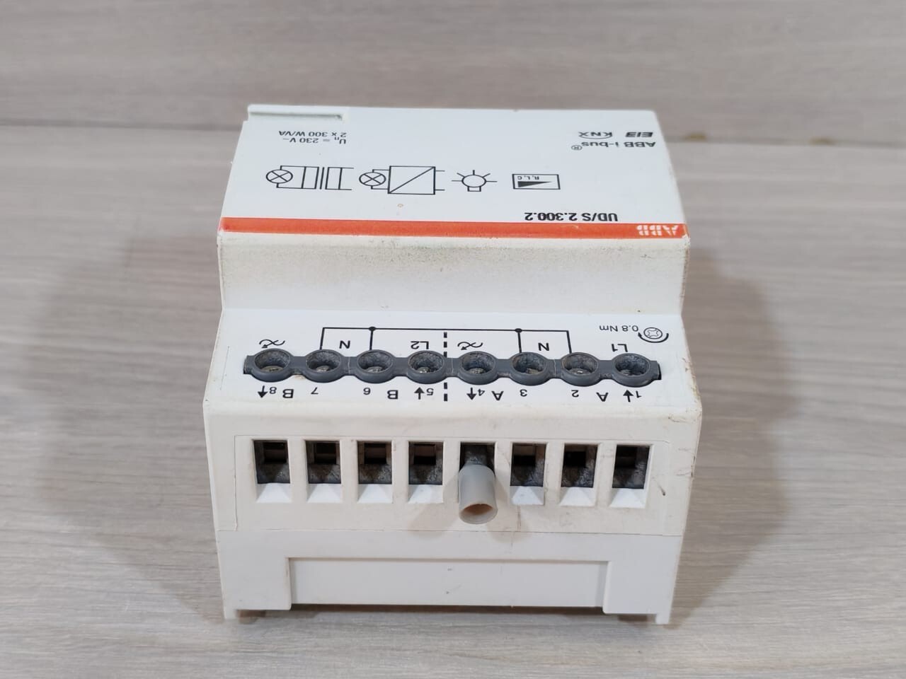 ABB 2CDG 110 074 R0011 ABB UD/S 2.300.2 KNX UNIVERSAL DIM ACTUATOR 2CDG 110 074 R0011 230V 6