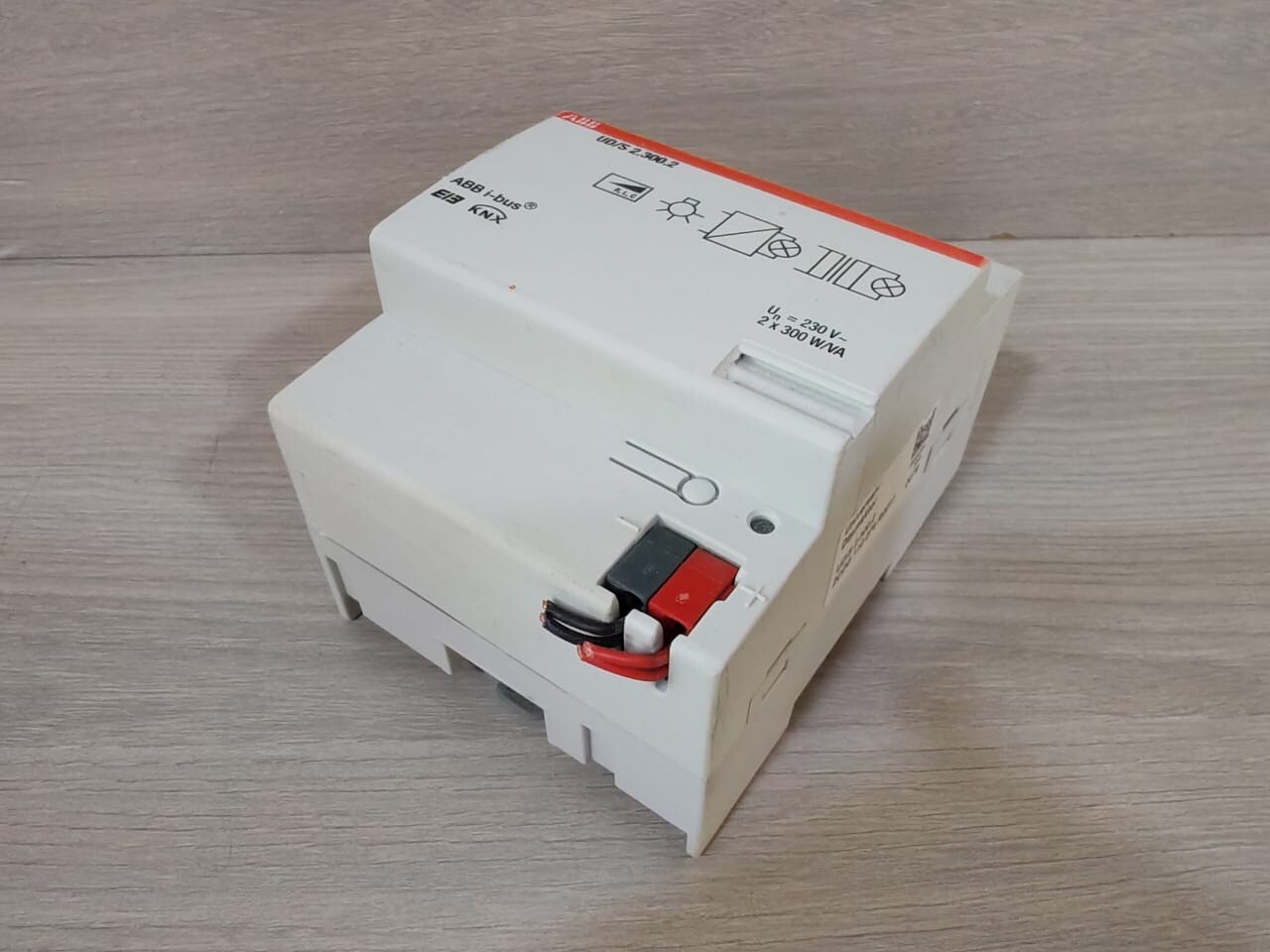 ABB 2CDG 110 074 R0011 ABB UD/S 2.300.2 KNX UNIVERSAL DIM ACTUATOR 2CDG 110 074 R0011 230V 9