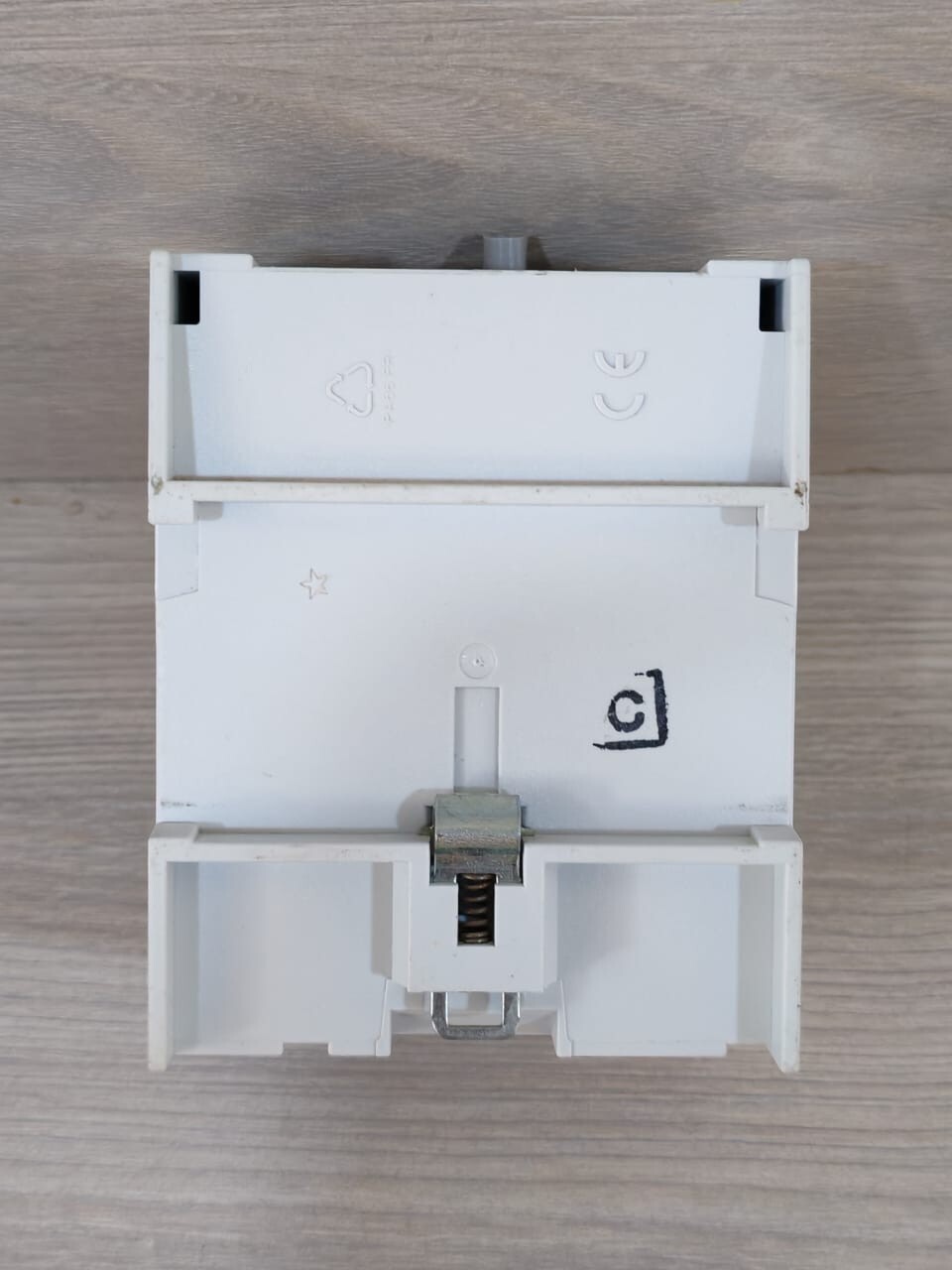 ABB 2CDG 110 074 R0011 ABB UD/S 2.300.2 KNX UNIVERSAL DIM ACTUATOR 2CDG 110 074 R0011 230V 10