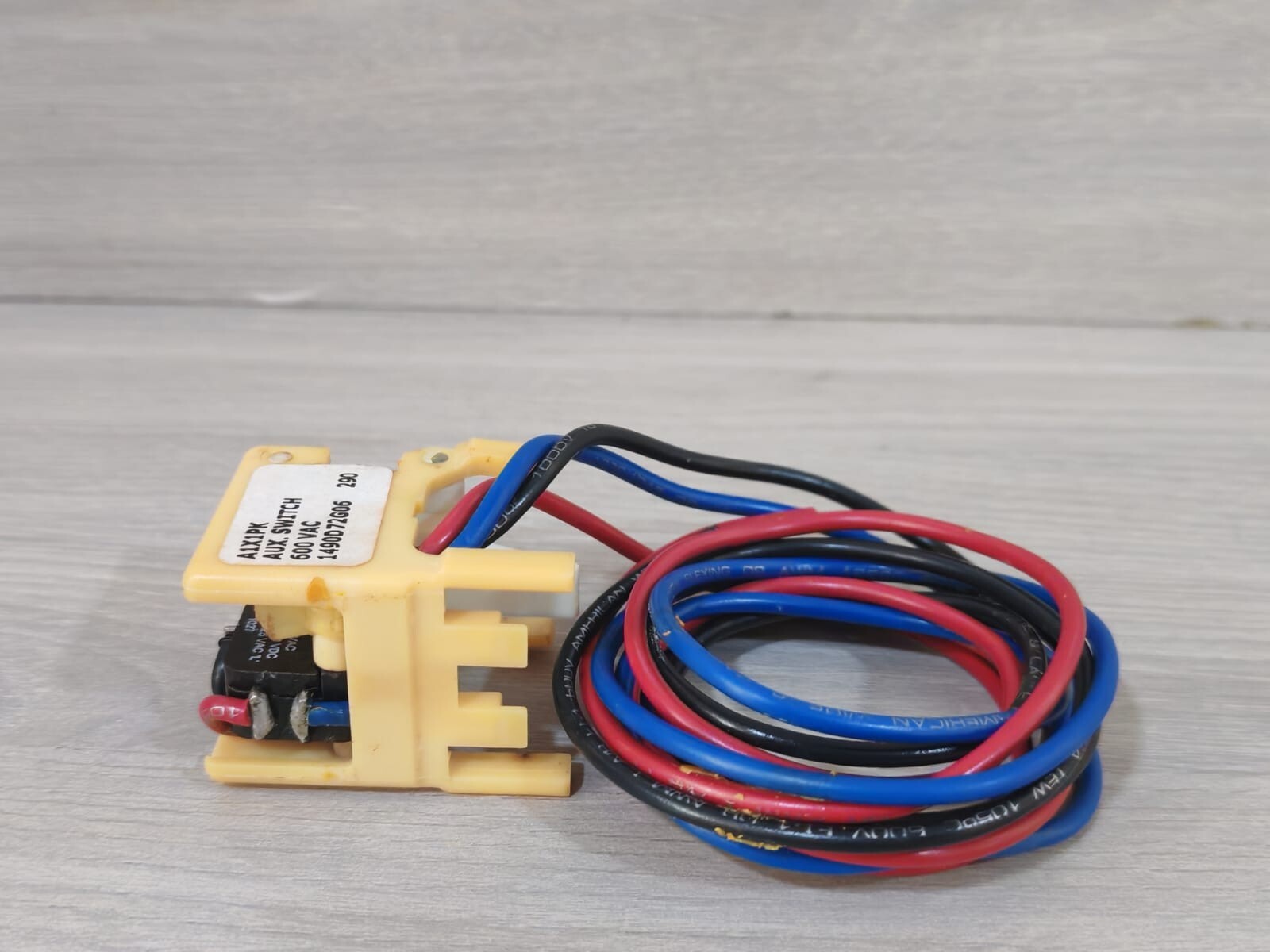 Eaton 1490D72G06 EATON CUTLER-HAMMER A1X1PK AUX SWITCH 1490D72G06 3