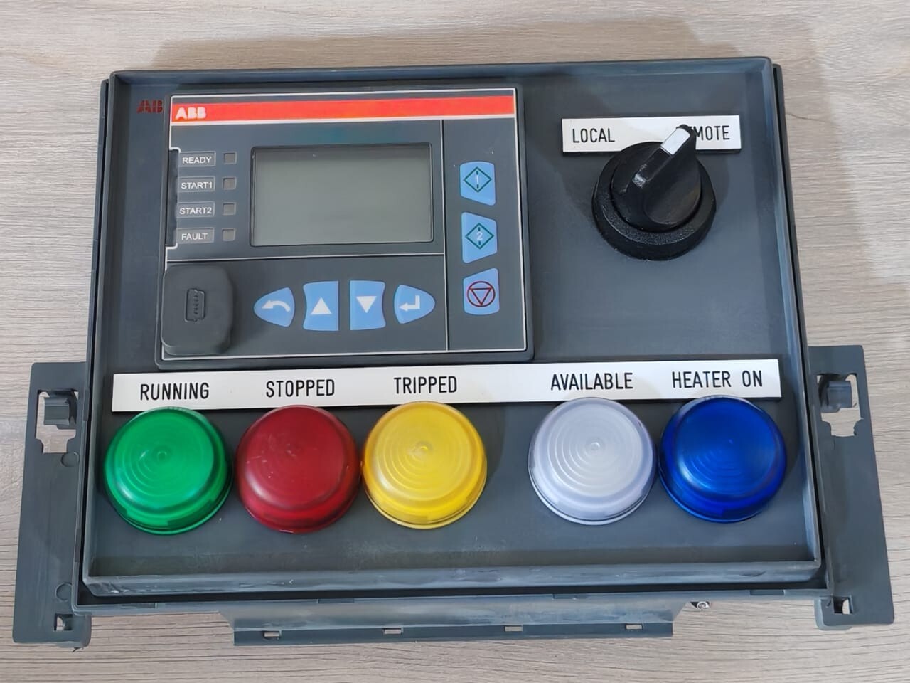 ABB 1TNA920500R0002 ABB MD21 Operator Panel 1TNA920500R0002 Software 2.2 3