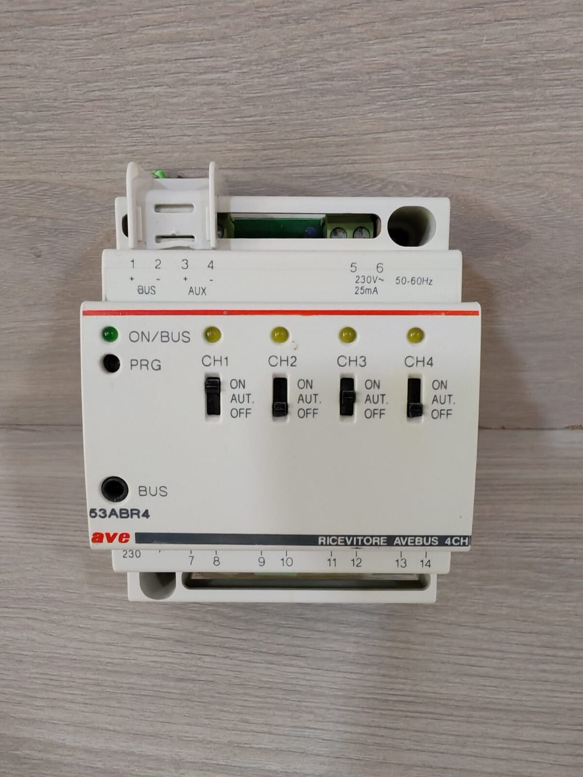AVE 53ABR4 RICEVITORE AVEBUS 4CH 230V 50/60Hz 25mA