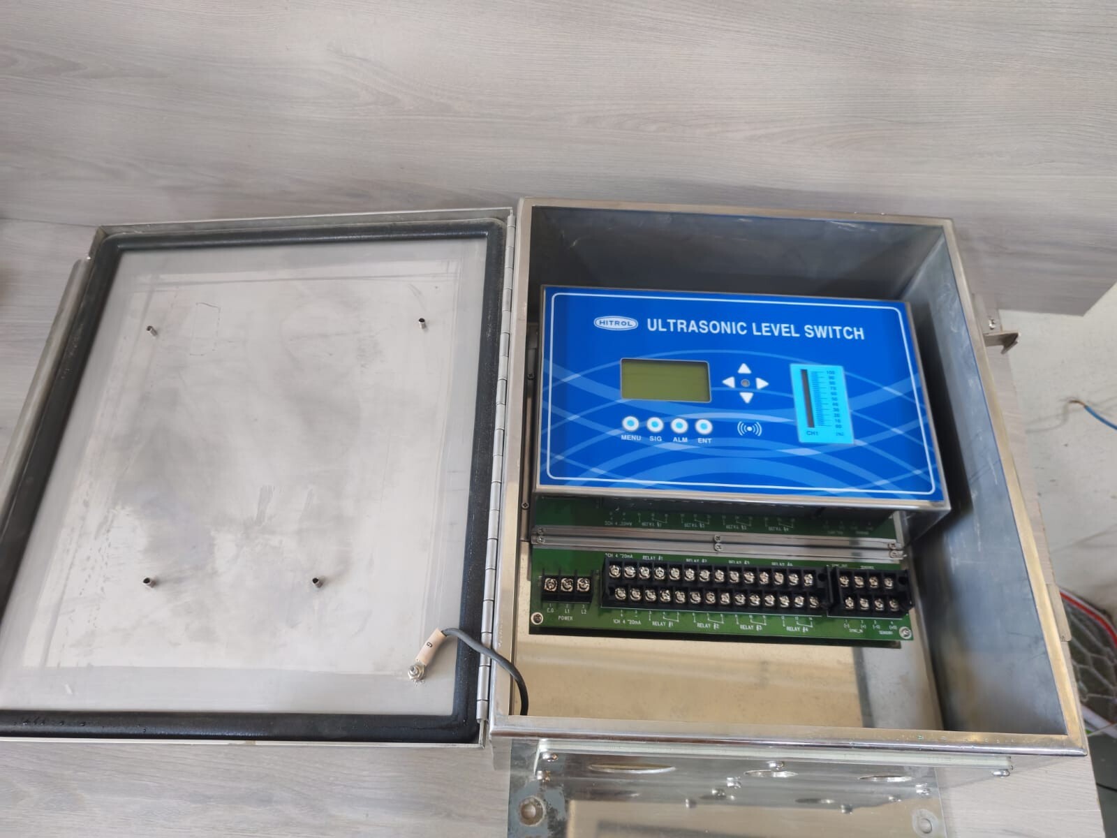 HITROL HUT-2000S HITROL ULTRASONIC LEVEL SWITCH HUT-2000S AC 90 TO 240V 5