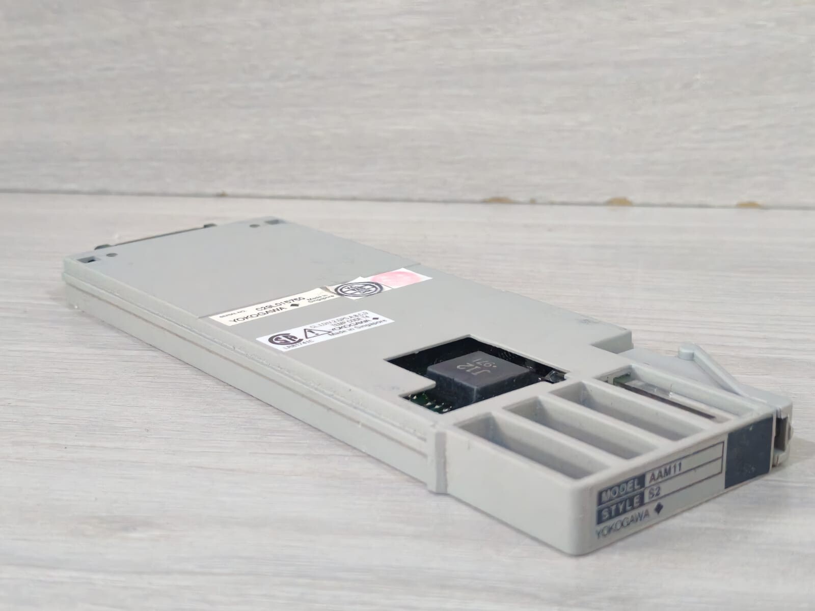 Yokogawa AAM11 YOKOGAWA AAM11 STYLE S2 CURRENT VOLTAGE INPUT MODULE 8