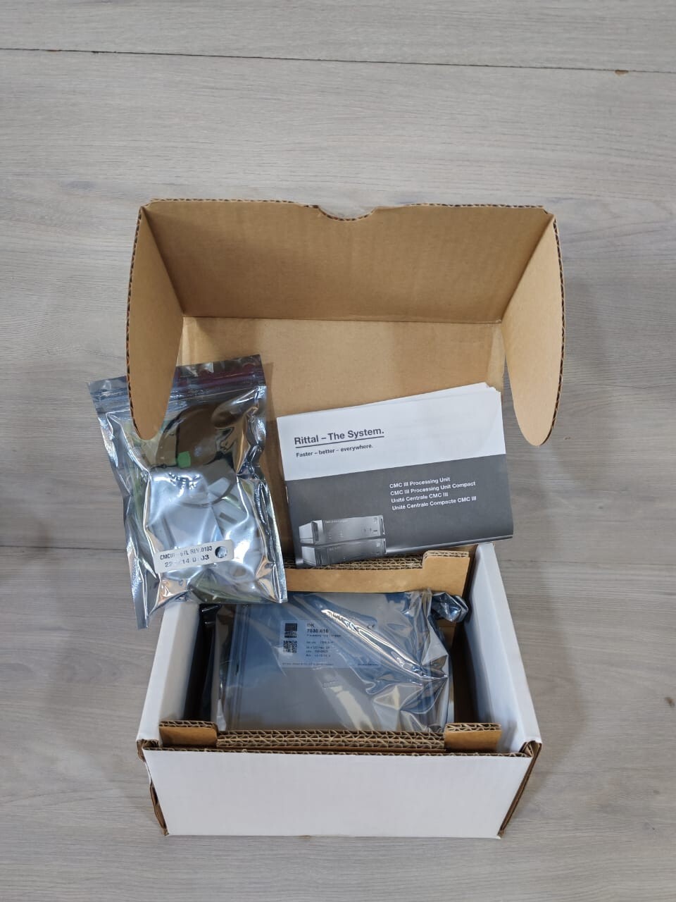 Rittal DK-7030 Rittal CMC III Processing Unit Compact DK 7030.010 2