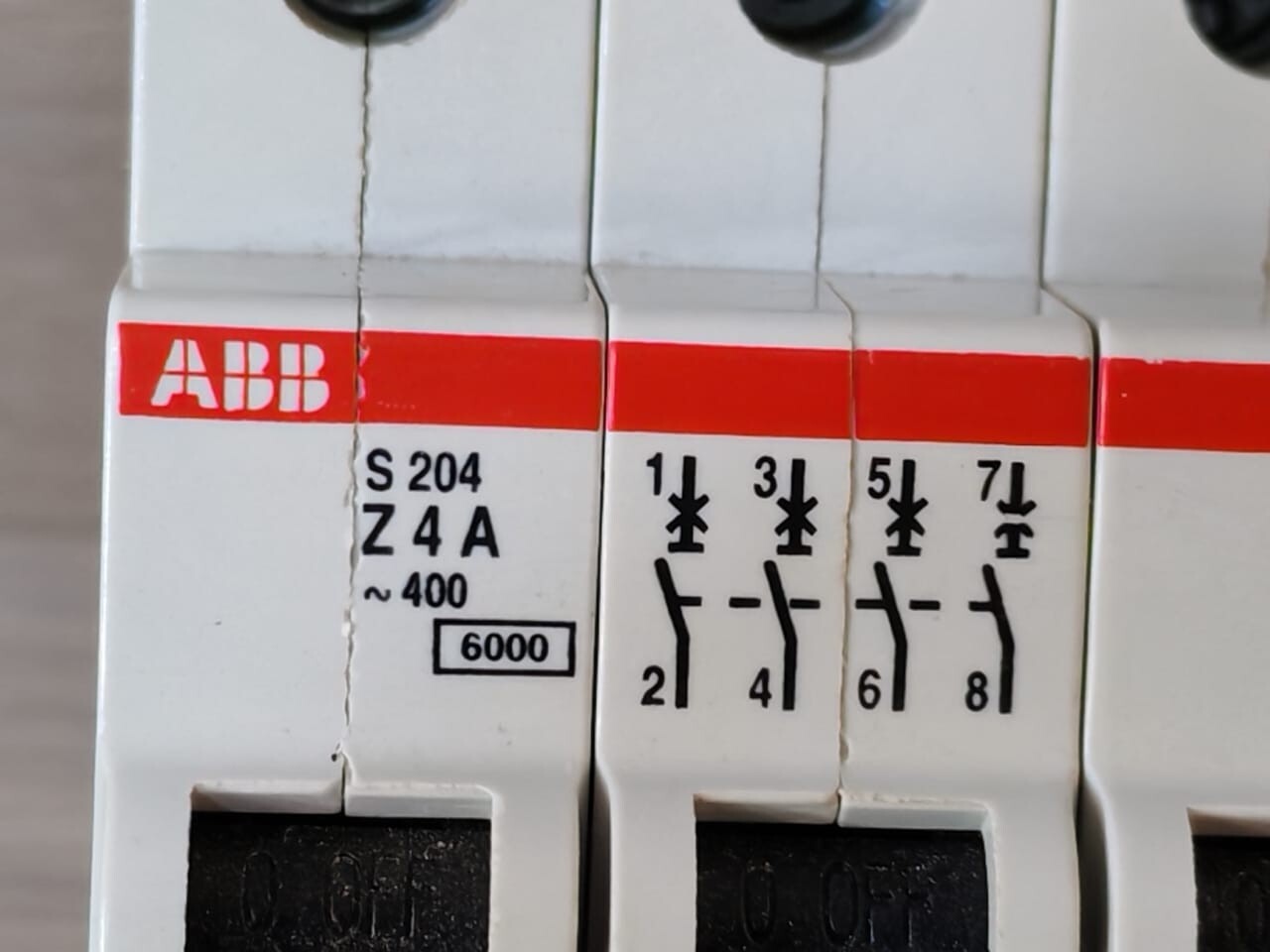 ABB 2CDS254001R0338 ABB 2CDS254001R0338 S204-Z4 Miniature Circuit Breaker 3