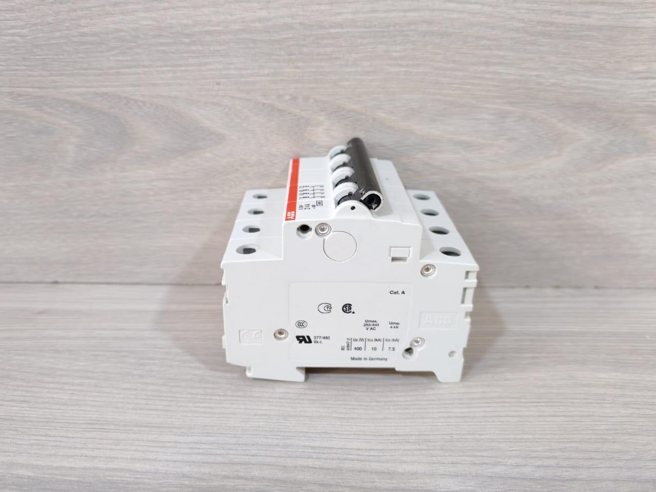 ABB 2CDS254001R0338 ABB 2CDS254001R0338 S204-Z4 Miniature Circuit Breaker 8