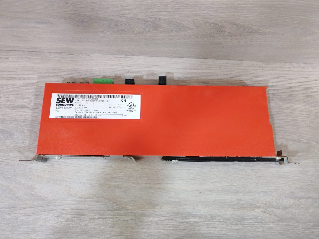 SEW-EURODRIVE DHF41B/U0H21B CCU SEW EURODRIVE DHF41B/U0H21B CCU INDUSTRIAL CONTROLLER 24V 8