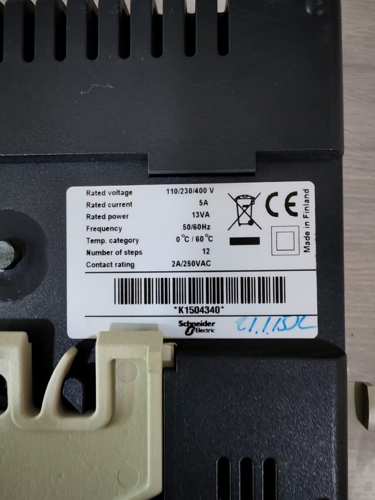 Schneider Electric NR12 Schneider Electric Varlogic NR12 4