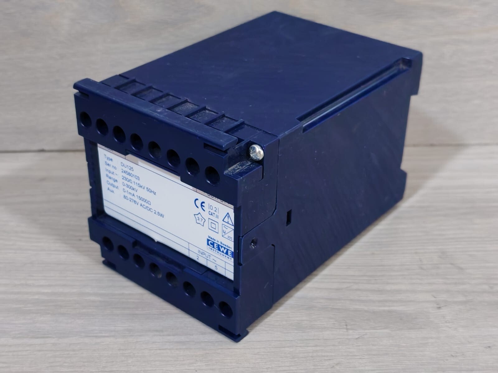 CEWE DU125 CEWE DU125 Discrete Transducer | Range: 0-300kV 4