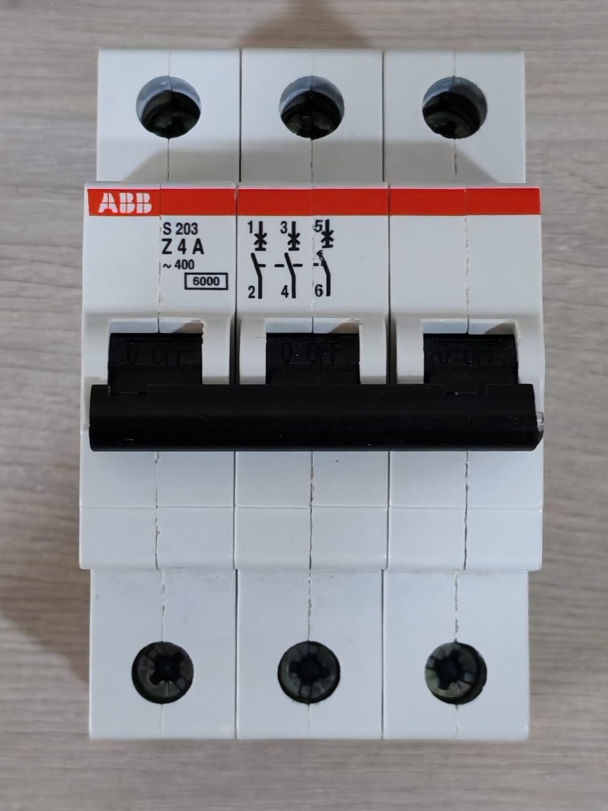 ABB 2CDS253001R0338 ABB S203-Z4 2CDS253001R0338 Moulded Case Circuit Breaker 2