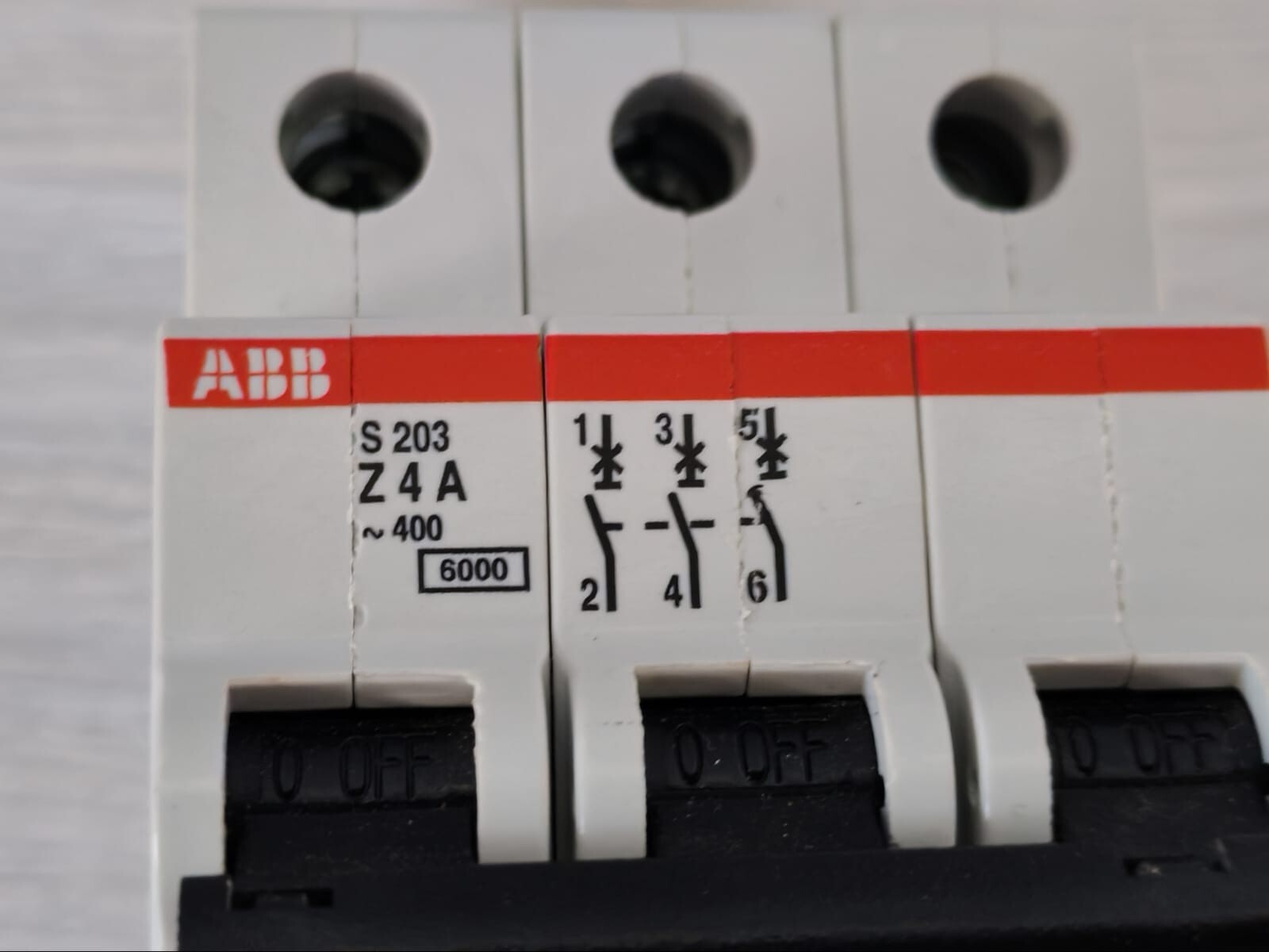 ABB 2CDS253001R0338 ABB S203-Z4 2CDS253001R0338 Moulded Case Circuit Breaker 3