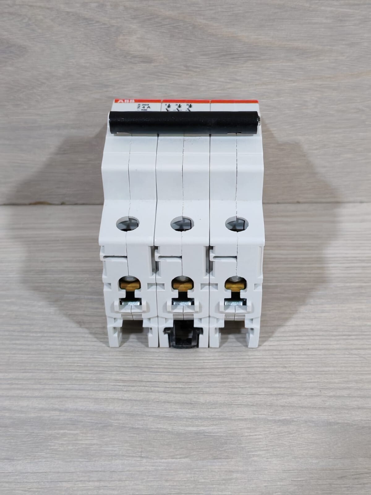 ABB 2CDS253001R0338 ABB S203-Z4 2CDS253001R0338 Moulded Case Circuit Breaker 5