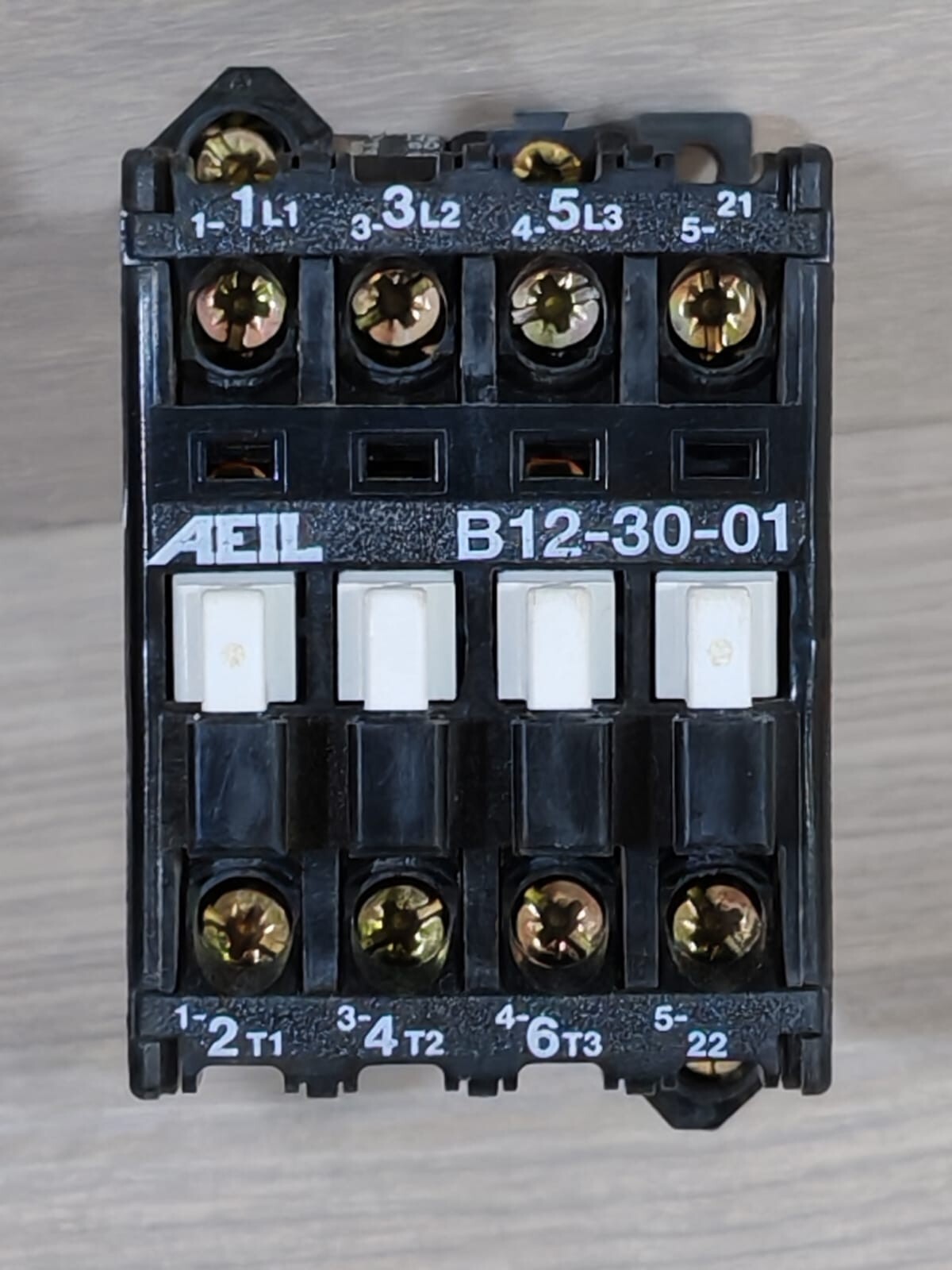 ABB B12-30-01 ABB AEIL B12-30-01 Contactor 2