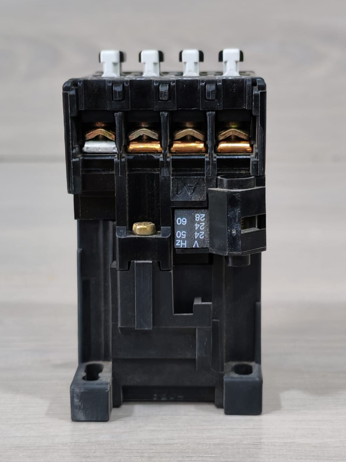 ABB B12-30-01 ABB AEIL B12-30-01 Contactor 6