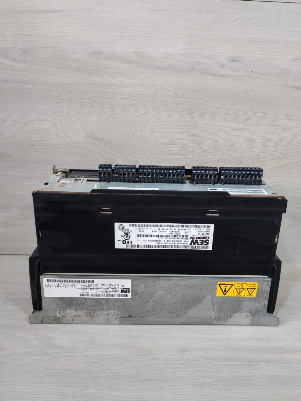 SEW Eurodrive MDX61B0015-5A3-4-00 SEW EURODRIVE MDX61B0015-5A3-4-00 / MDX61B-00 MOVIDRIVE 10