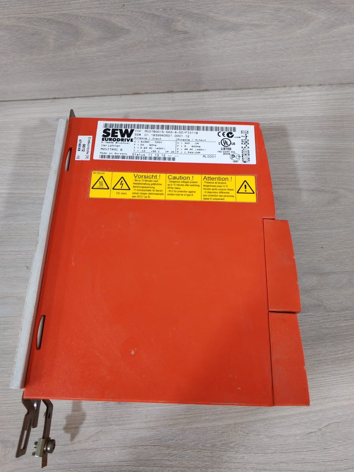 SEW Eurodrive MC07B0015-5A3-4-00 SEW EURODRIVE MC07B0015-5A3-4-00/ FI011B MOVITRAC B 9