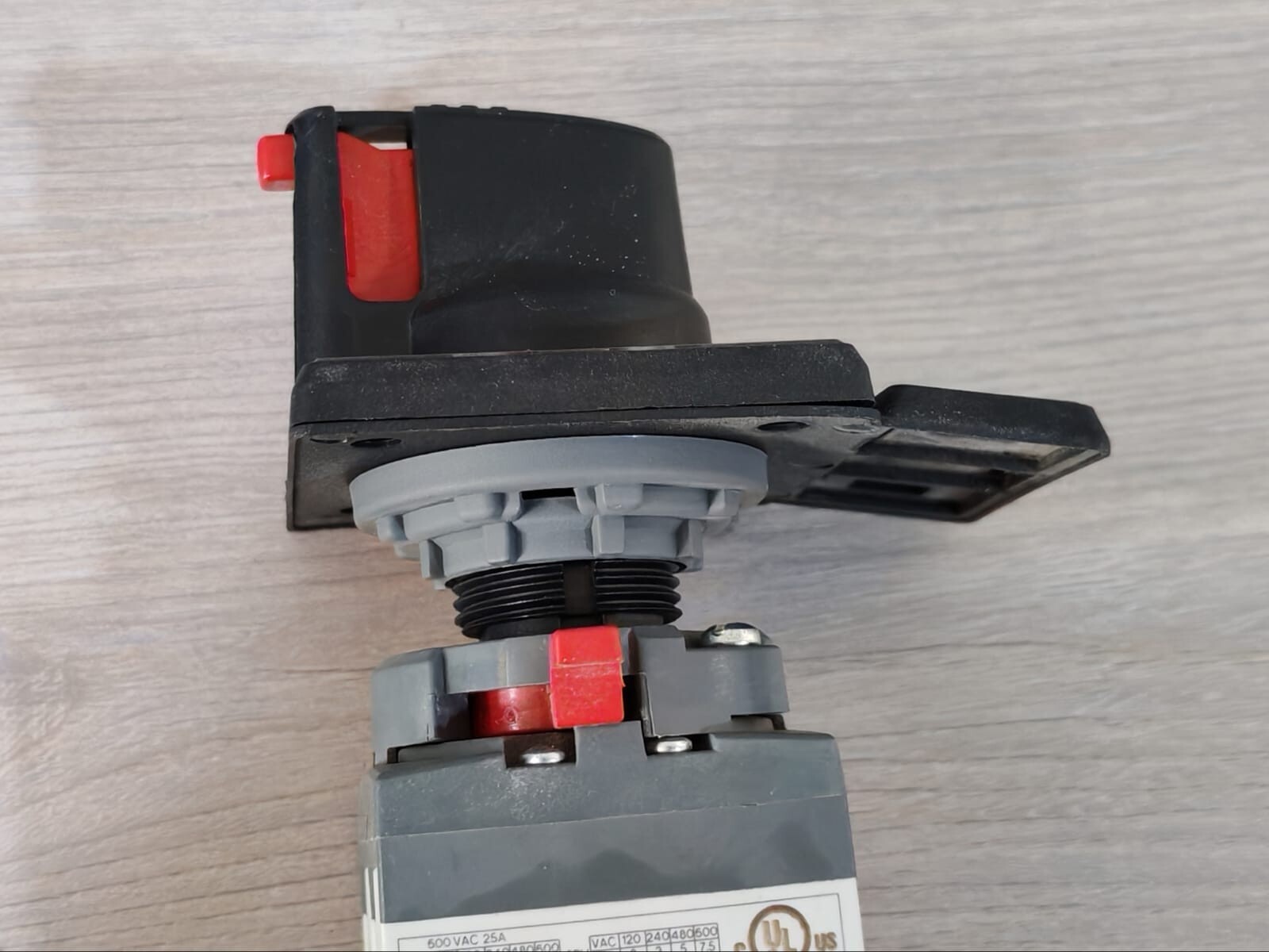 ABB OC25G08P1BN0PS05OF ABB OC25G08P1BN0PS05OF Cam Switch OC25 Series 6