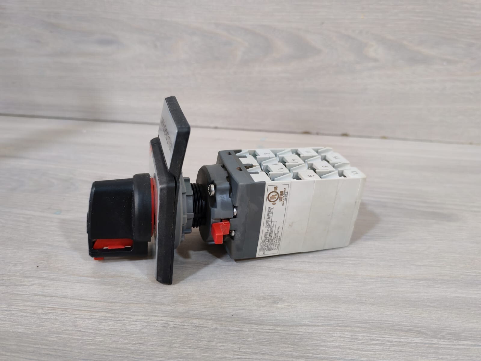ABB OC25G08P1BN0PS05OF ABB OC25G08P1BN0PS05OF Cam Switch OC25 Series 7
