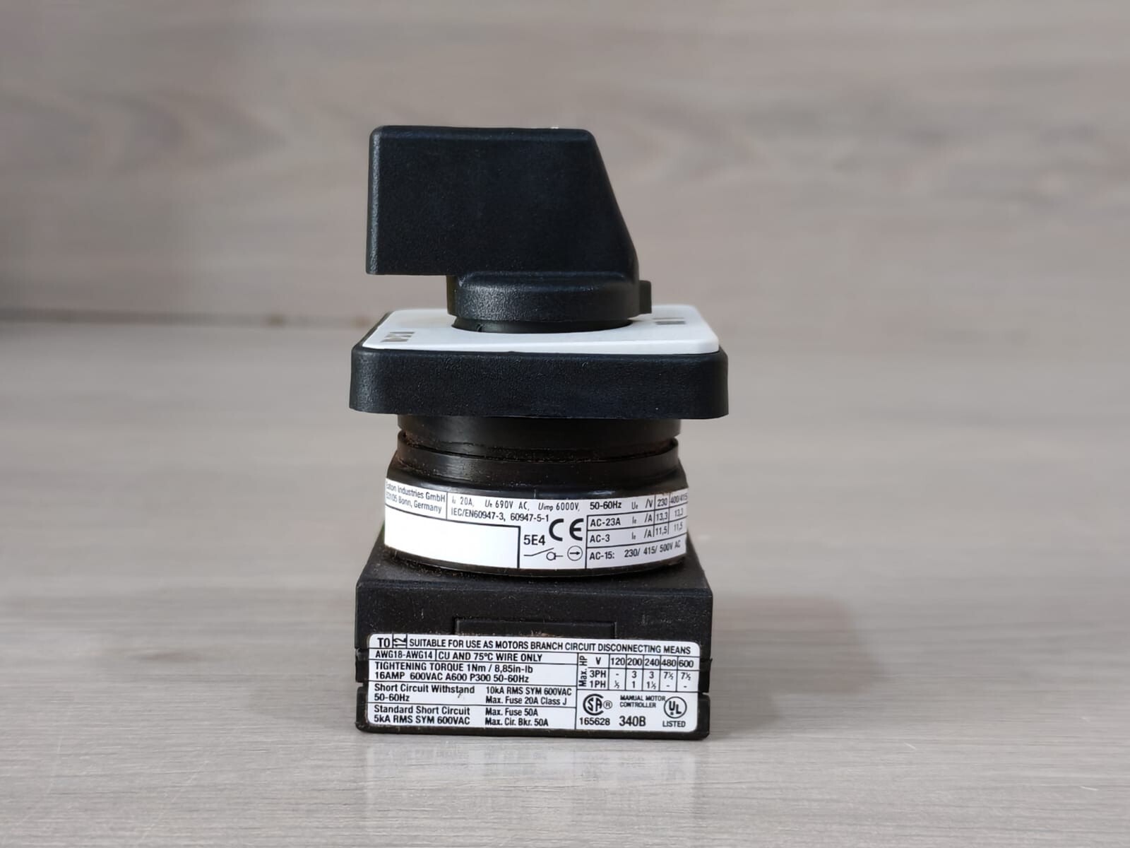 Eaton T0-1-102 Eaton T0-1-102 On/Off Switch 9