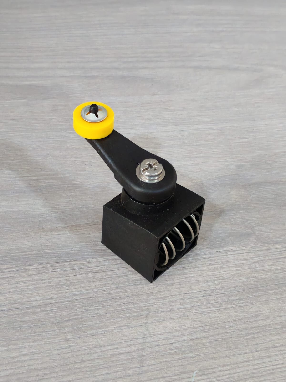 Eaton LEVER-266126 EATON LS-XRL Roller Lever 266126/50W14 4