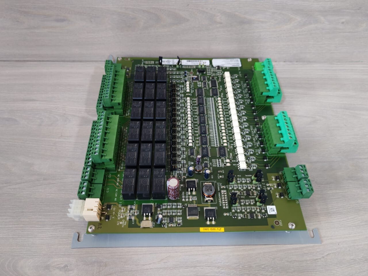 VANDERBILT AFO5100 VANDERBILT AFO5100 Rev. A ACCESS CONTROL UNIT MAIN BOARD V6FL7820-8CC10 6