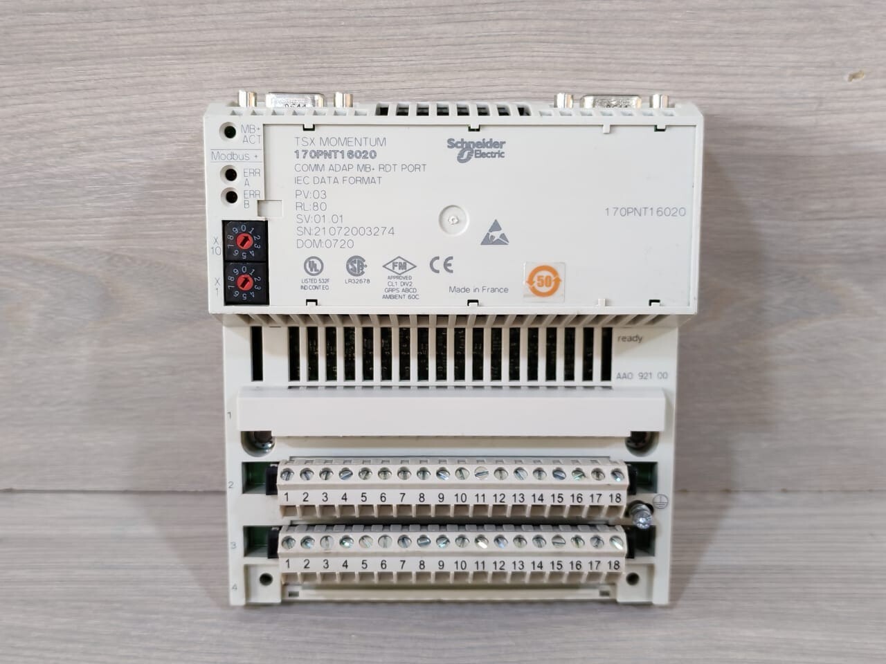 Schneider Electric 170PNT16020 Schneider Electric 170PNT16020 TSX Momentum Comm Adapter with Base 170AAO92100 2