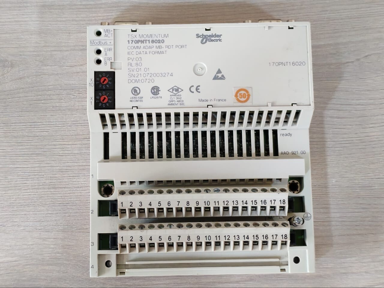 Schneider Electric 170PNT16020 Schneider Electric 170PNT16020 TSX Momentum Comm Adapter with Base 170AAO92100 5
