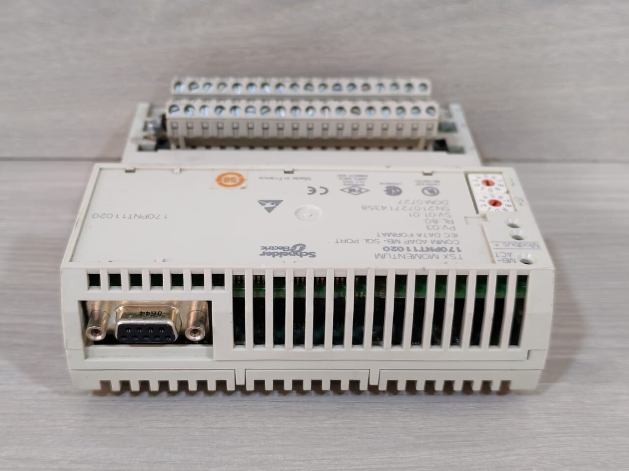 Schneider Electric 170PNT11020 Schneider Electric 170PNT11020 TSX Momentum Comm Adapter with Base 170AAO92100 8